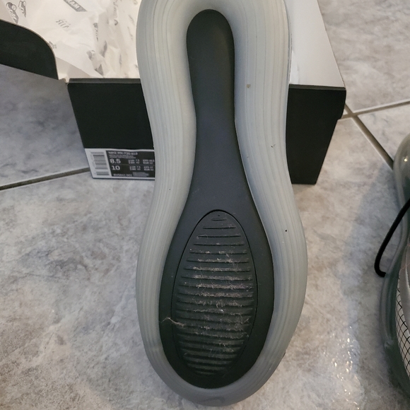 Nike Shoes - Picture 7 of 12